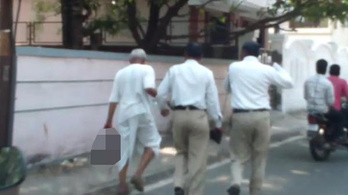 Videóra vették a felesége levágott fejével sétáló indiai biztonsági őrt