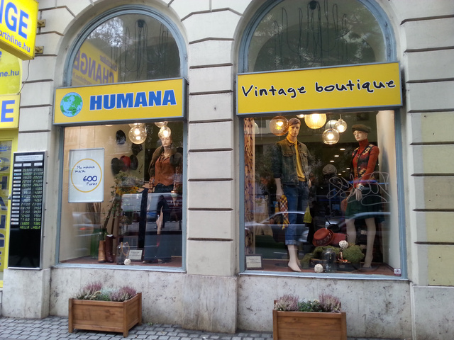 Humana Vintage az Astoriánál: a többi Humana bolt nem nőtt a szívemhez, de eléggé betalált.
