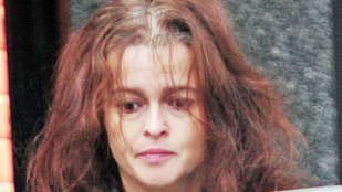 Ez nagyon szomorú, de Helena Bonham Carter kopaszodik