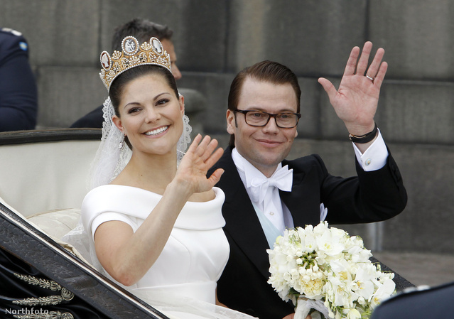Jozefina francia császárné koronájában ment férjhez 2012-ben.