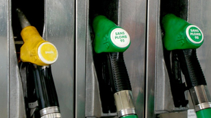 Megint emelkedik a benzin ára