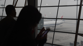 A repülők sem járnak, akkora a szmog Pekingben