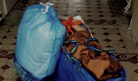Tényleg szánalmas: civilek visznek takarót a kórháznak