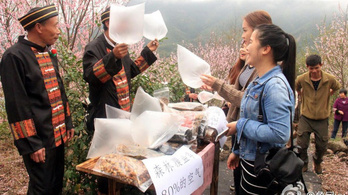 Levegőt árulnak kínai falusiak a városlakóknak