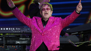 Elton Johnt szexuális zaklatással vádolják