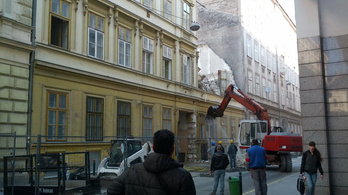 Elpusztítottak egy gyönyörű klasszicista-romantikus utcaképet Ferencvárosban