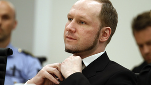 Kinéz egy verés Breiviknek, ha rabtársai közé engedik
