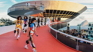 Elképesztő showt nyomott le Louis Vuitton Brazíliában