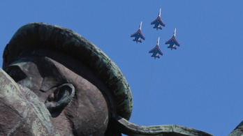 Az orosz vadászgépflotta fele mehet a kukába