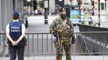 Két gyanús csomag miatt kiürítették a brüsszeli főpályaudvart