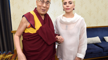 Lady Gaga a Dalai lámával találkozott, a kínaiak kiakadtak