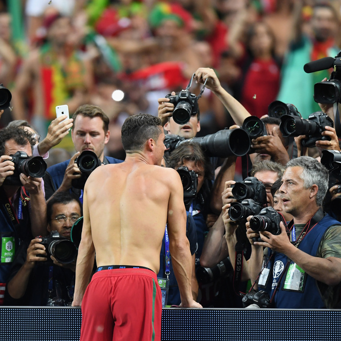 Ronaldo így ünnepelte mez nélkül az EB-győzelmet
