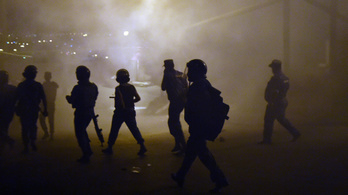 Tüntetők és rendőrök csaptak össze Jerevánban