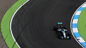 Rosbergé a pole, Mercedes első sor a Német GP-n