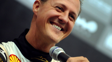 Michael Schumacher visszatér a Mercedesszel