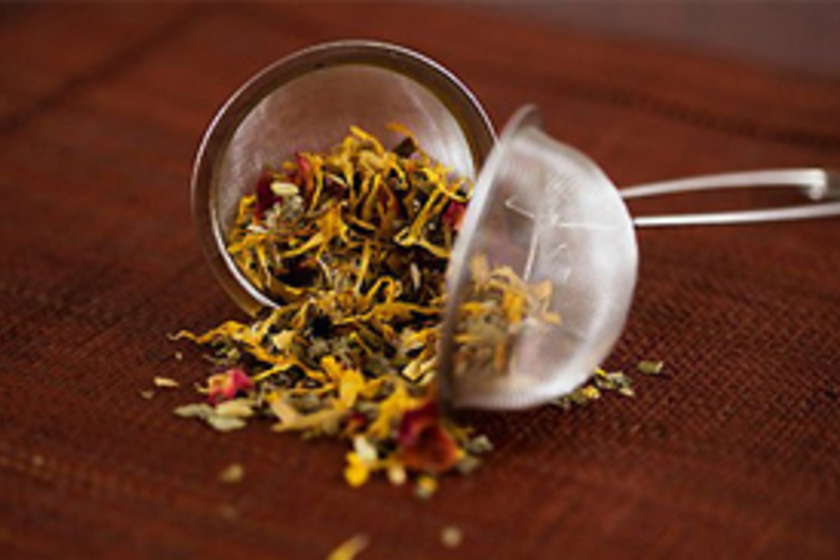 Elhízás elleni tea: ez a 4 gyógynövény kell hozzá
