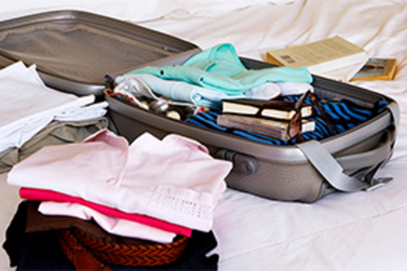 Ha így pakolsz, kétszer annyi hely marad a bőröndben: több ezer forintot spórolhatsz vele a repülőn!