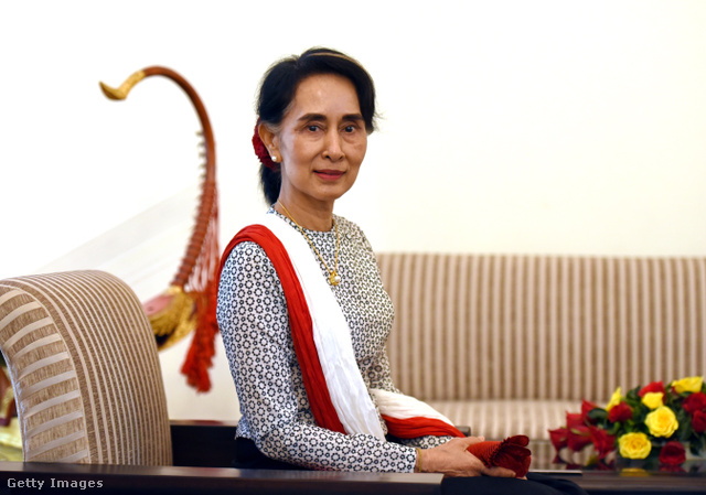 Ang Szán Szu Csí, államtanácsnok (Mianmar)