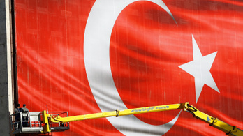 Az EP döntött: felfüggesztenék Törökország EU-s csatlakozását