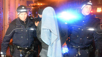 Gránáttal csaptak le a német rendőrök egy mecsetre