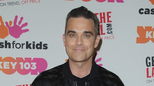 Robbie Williams anyósa aztán tud karácsonyi ajándékot adni