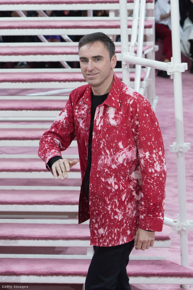 A 48 éves Raf Simons a Calvin Klein vezetőtervezőjeként tér vissza a közelgő divathéten.