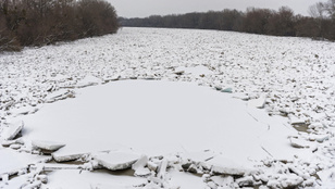 Gigantikus jégkásába keveredett Kelet-Magyarország