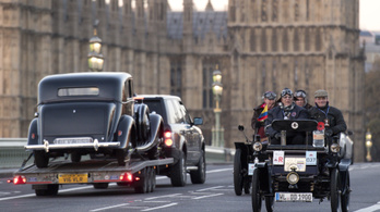 Milliókat kapnak a londoniak autócserére
