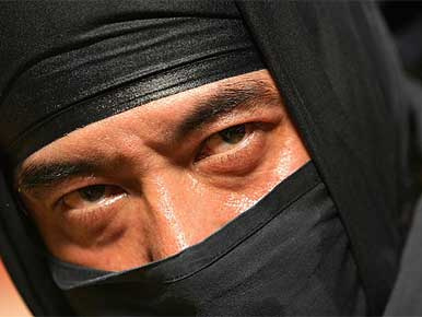 Ninjaképző suli előtt veszélyes bűnözni