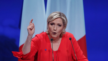 Rettegnek Marine Le Pentől, aki most Orbánra kacsintott