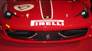 Egy Ferrari csak profiknak