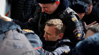 Őrizetbe vették Alekszej Navalnijt a moszkvai korrupcióellenes tüntetésen