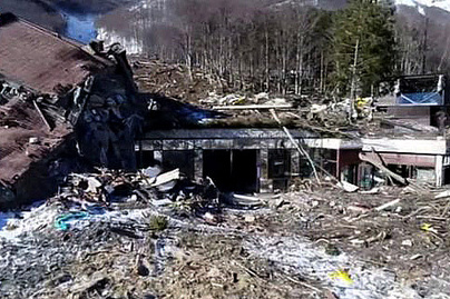 Szívszaggató drón felvételeken, mi maradt az olasz hotelből a pusztító lavina után