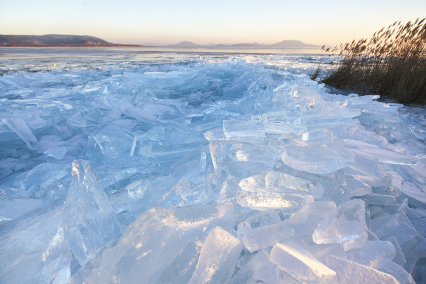 Így fagyott jégbe az ország: az ítéletidő nagyon látványos jelenséget indított