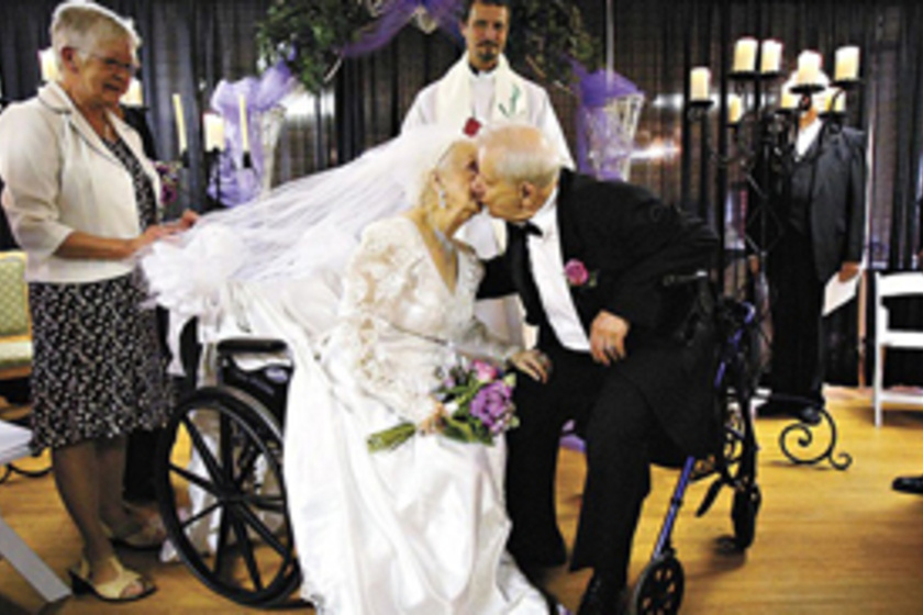 100. születésnapján mondta ki az igent: nézd meg a boldog pár esküvői fotóját