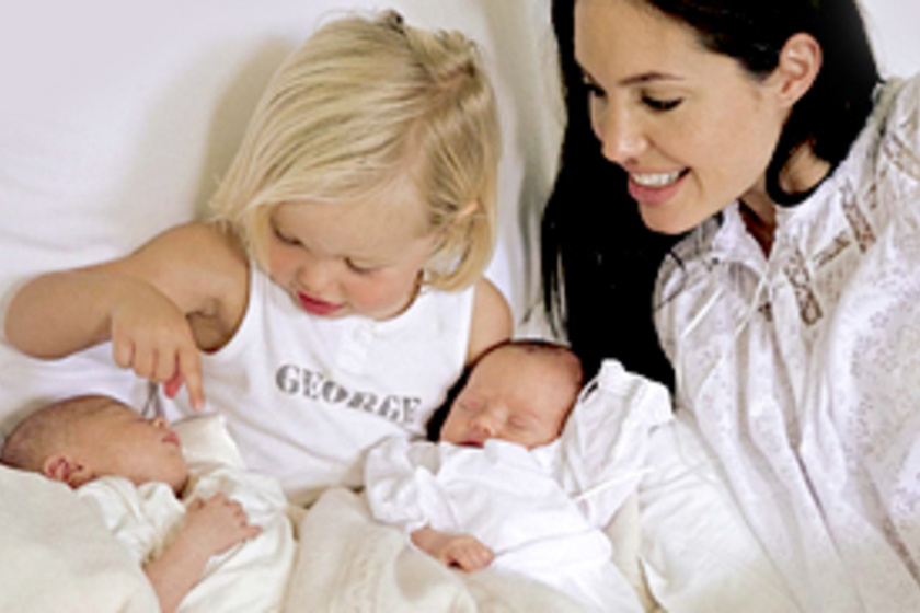 Már újszülöttként milliókat kaszáltak Angelina Jolie gyerekei