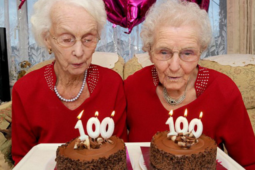 Képeken a százéves ikrek: emiatt élnek ilyen sokáig