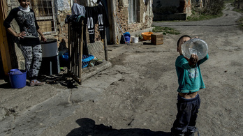 Hiába a csatorna, soha nem lesz víz az ózdi romák házaiban