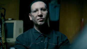 Marilyn Manson bérgyilkosként is a frászt hozza az emberre