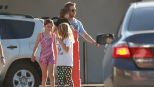 Ryan Gosling kislánya, Esmeralda elkísérte apját kondizni