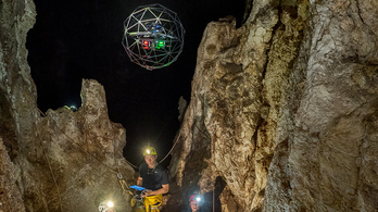 Tiszta Prometheus: szkennelő drónokkal térképezik fel Szicília barlangjait