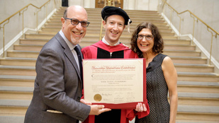 Harvardi diplomájával tette büszkévé édesanyját Mark Zuckerberg