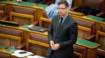 Gulyás Gergely megmutatta a Fidesz–MSZP-alku bizonyítékát