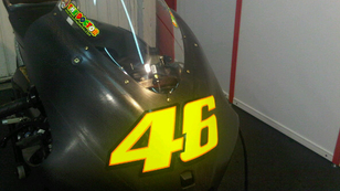 Rossi Ducatija fekete