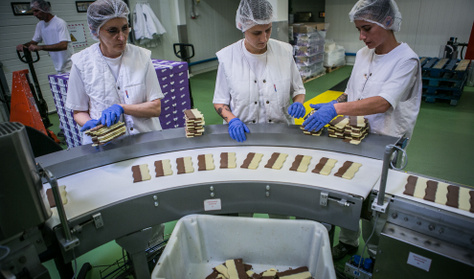Testközelből mutatjuk meg, hogy készül a Milka újhullámos csokija