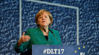Angela Merkel négy pártot akar összefogni
