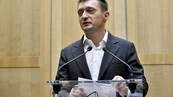 Rogán elismerte, hogy a multik fizették ki a Fidesz vendégét