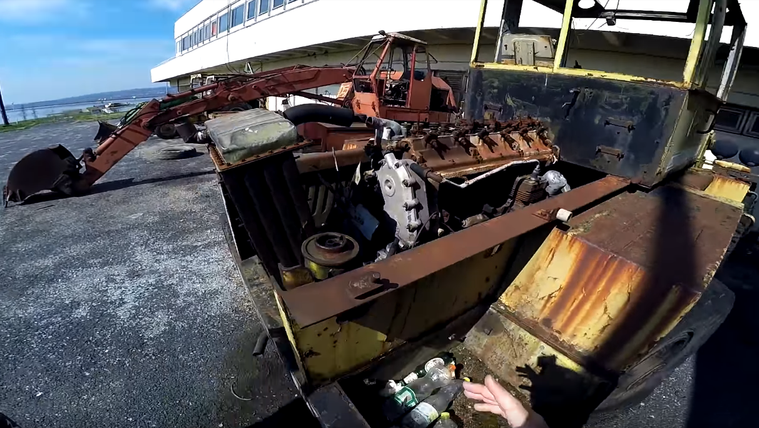 Indítsd a napot Velencei-tónál pusztuló szomorú munkagépekkel