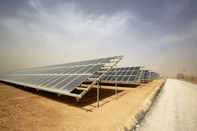 Menekültek építették meg a világ legnagyobb naperőművét: az egész tábort ellátja árammal
