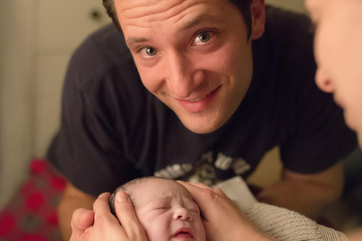 Minden az arcára volt írva, mikor meglátta a babát: apás szülések legszebb pillanatai